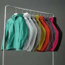 防風・撥水機能付きフード付きアウトドアジャケット【男女兼用・柔らかい素材】