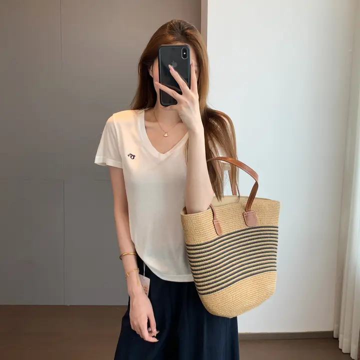 シルクライクな柔らかさ！刺繍入りVネック短袖Tシャツ【極上の軽さ・透け感】