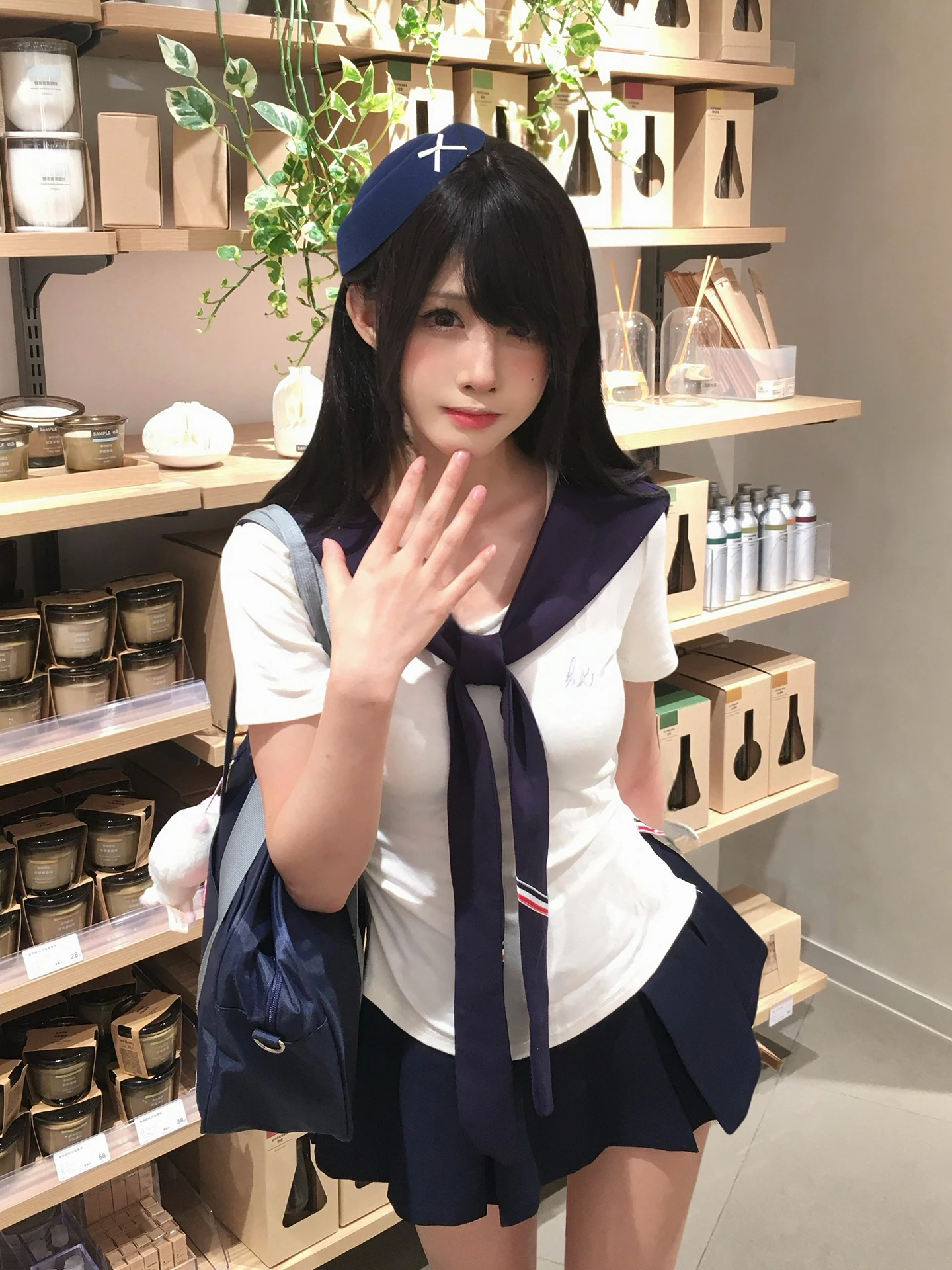 「tシャツ リメイク ワンピース」にすべきは、この1着？航海少女風のセーラー襟Tシャツが実は最強の選択肢