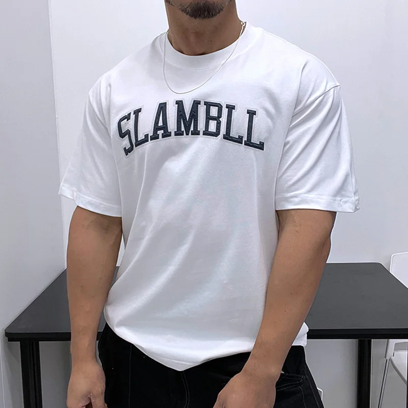 立体的な凹凸プリント直筒Tシャツ：ワンポイントデザインの実用性とシーン別適用