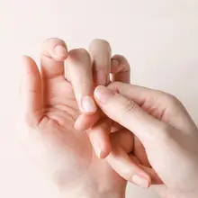 爪ケアオイルペン【潤い・甘皮保護・指甲修復】