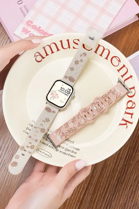 エレガントなローズ彫刻デザインのスポーツ用スマートウォッチバンド【シリコン製・夏用・女性向け】（セットアップ対応）