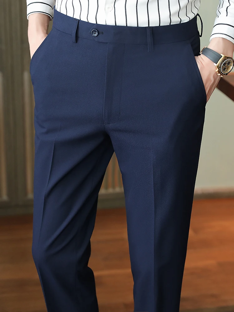 通勤パンツに悩むあなたへ：トラックパンツとビジネスカジュアルの境界はどこ？