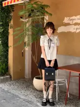 学院風ショートスリーブストライプシャツと黒Aラインスカート【セットアップ対応】
