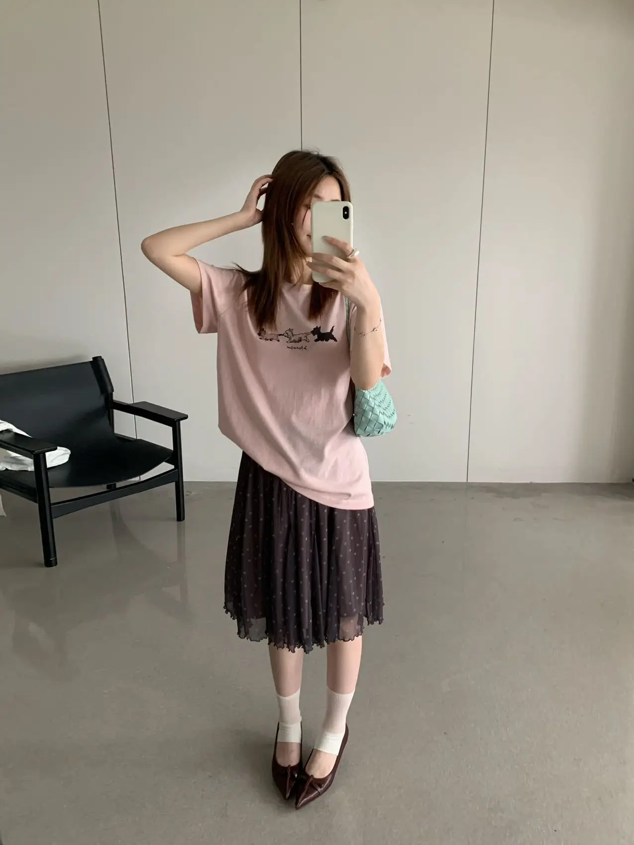 アイスクリーム小犬プリントTシャツ：夏用レディースの通勤風デザインと機能性