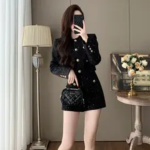 秋のトレンド！スタイリッシュなフレンチ風トップスとショートパンツ（セットアップ対応）