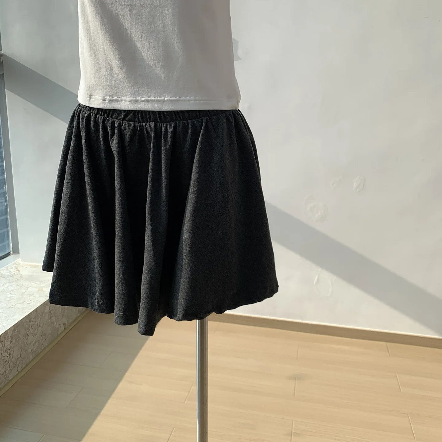 ショートパンツコーデで失敗しない方法は？バレエ風ハイウエストショートパンツが解決する3つの理由