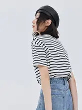 落肩デザインの薄手ラウンドネックTシャツ【ゆったりとしたシルエット・黒白ストライプ・夏用】
