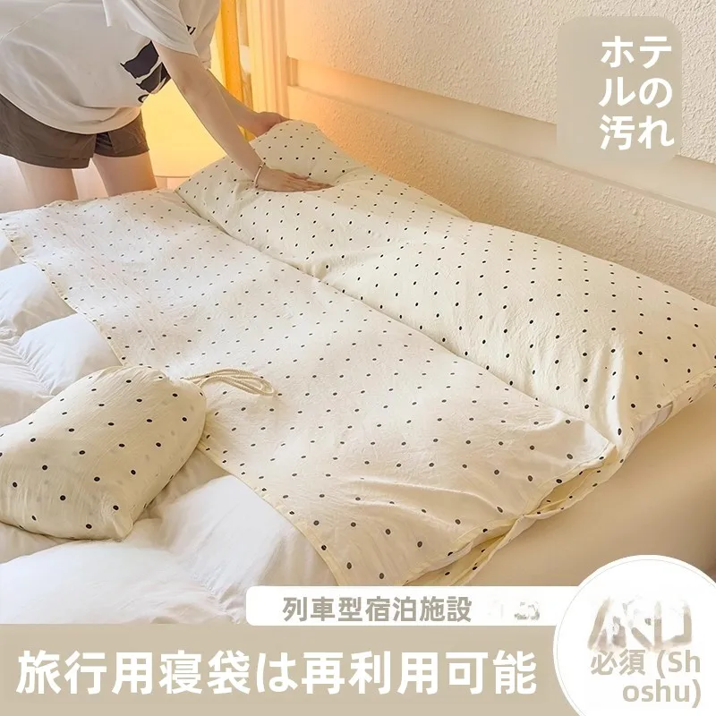 旅行中の布団 手入れが大変なら、一体式寝具で解決できるの？