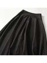 ファッショングレーのドレープ感あるハーフスカート【春季新作・フレアシルエット】