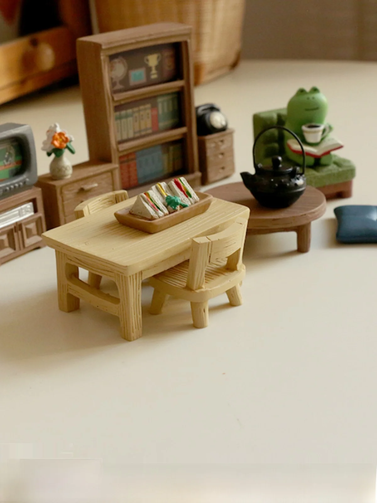 ちびぐるみをどう選ぶ？家具風の樹脂小物が日常に届ける「癒しの空間」の秘密