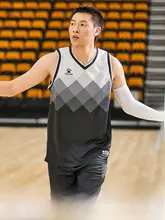 KELME 快適な着心地のバスケットボールウェア【夏用・速乾・メンズ・トレーニング用・ジャケット付き】（セットアップ対応）