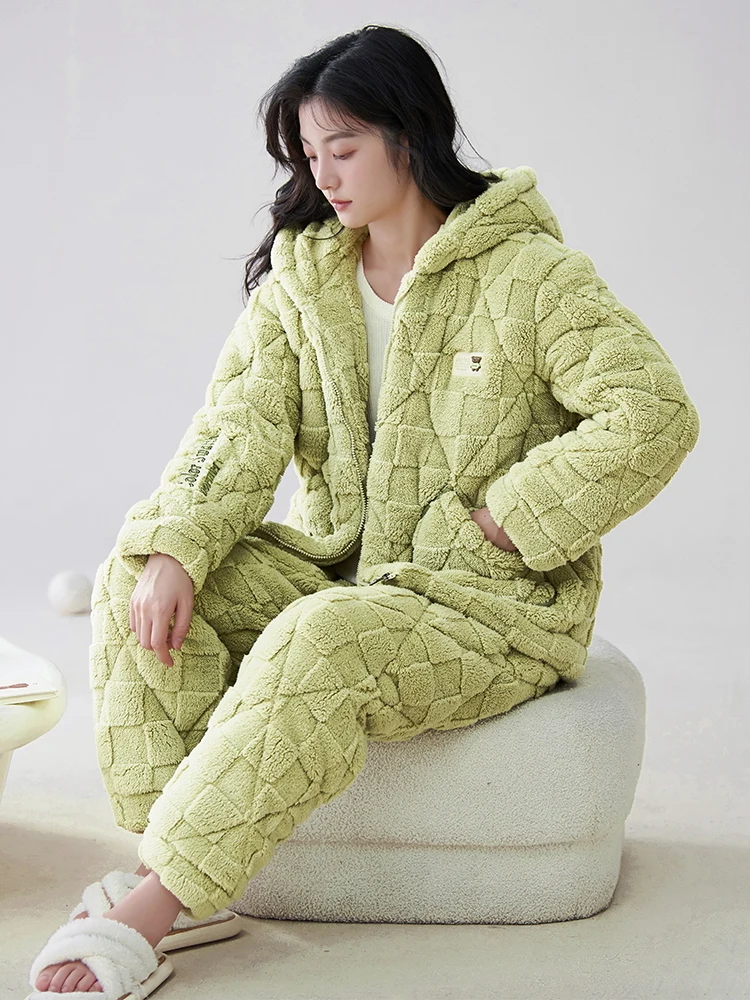 冬の夜にふと眠りにつくとき、どんなパジャマが心を癒すの？