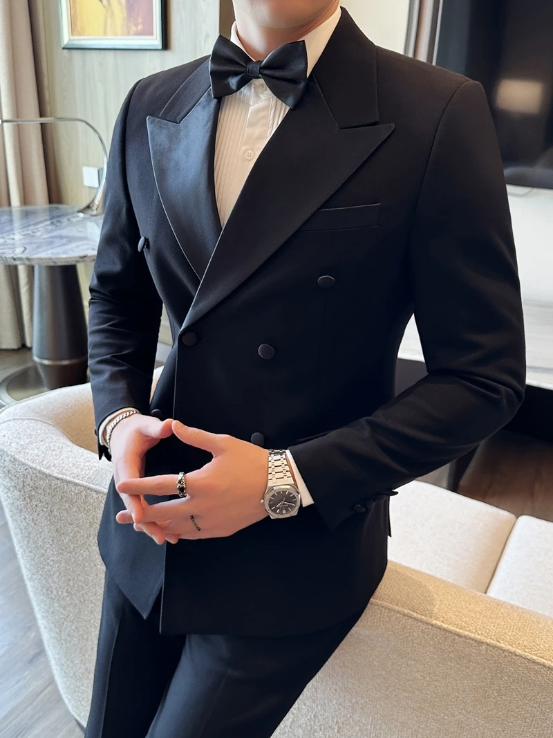 結婚式に着る男性のカジュアルスーツ、どう選ぶべきか？