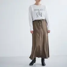 光沢感のある斜裁半身スカート【ウエストゴム・ドローストリング付き・秋用】