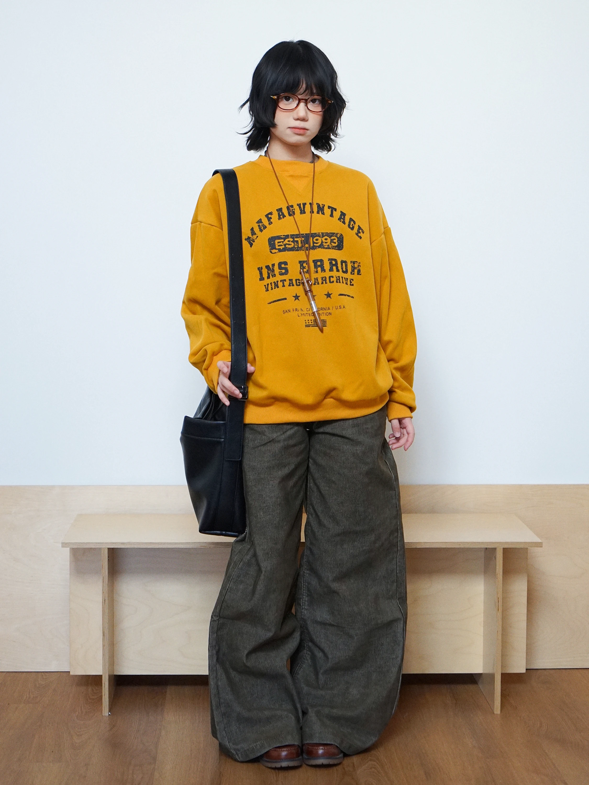 中古コーデュロイパンツの実際の特徴と使用感：レトロコーデュロイパンツ【ストライプ・ゆったりストレート・ロング丈】
