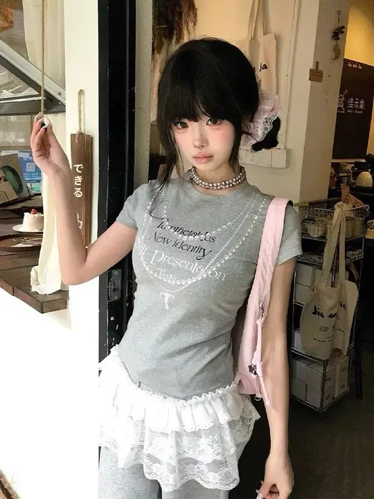 パールチェーンデザインのプリントショートスリーブTシャツ【レディース・コットン・フィット感良好】