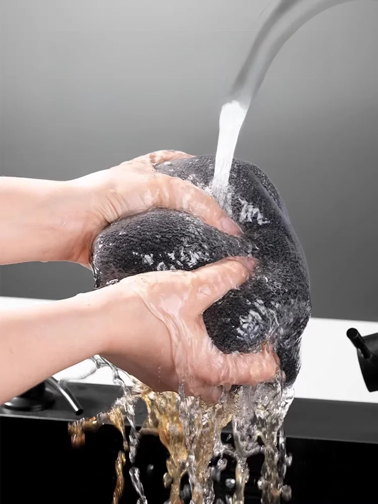 吸水性に優れた掛けられるタオル：厚手・防臭・速乾タイプのキッチン・洗面所用タオル