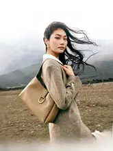 高級感ある本革製ショルダーバッグ【通勤・女性用・トートスタイル】