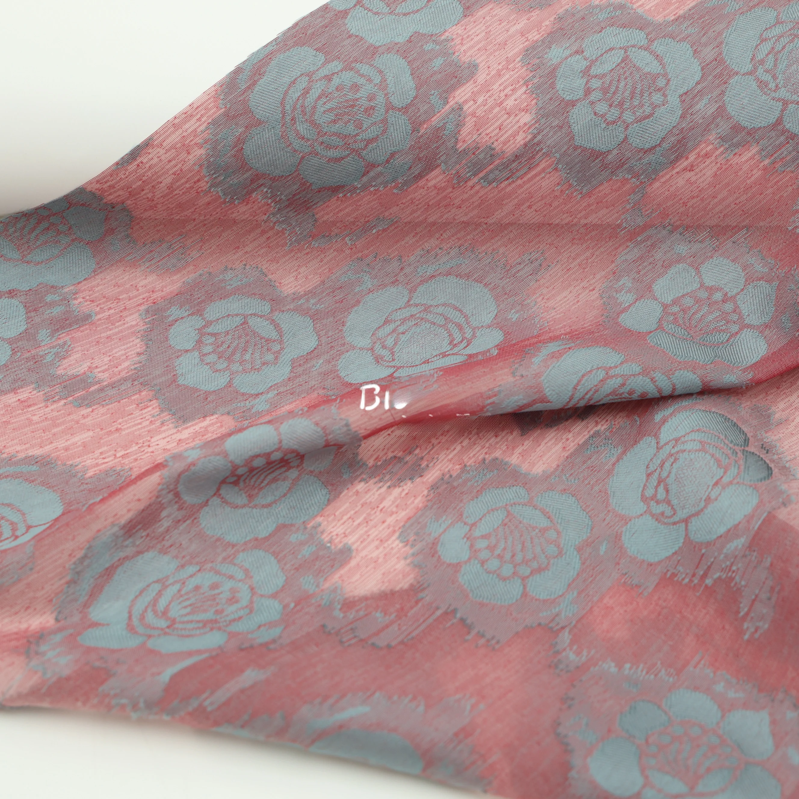 きものtotonoeで春を彩るには？半透明のオーガンジー生地が持つ、心を癒す美しさとは