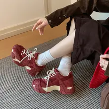 秋冬用 厚底の赤いスニーカー【極上の柔らかさ・個性的デザイン・女性用】