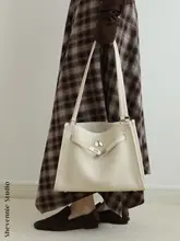 実用的な通勤用トートバッグ【大容量・本革・ショルダータイプ】