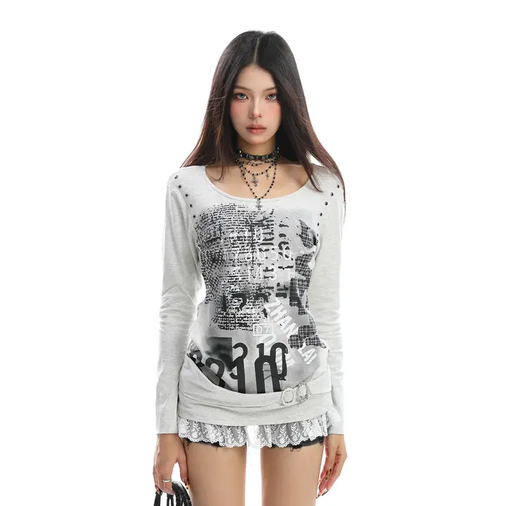 パンクスタイルのラウンドネック長袖Tシャツ【レーストリム・ドロップショルダー・秋用】