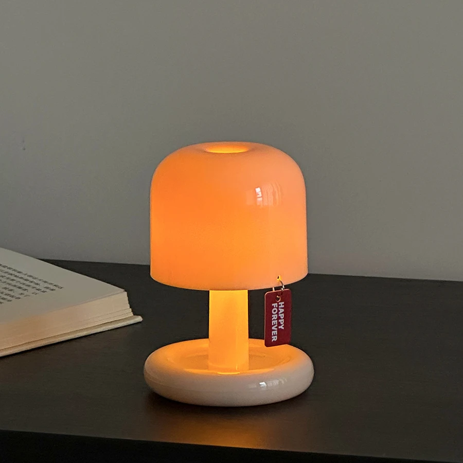 キッチンに手元灯を設置するなら、この「きのこ型」のLEDライトが今、注目されている理由は？