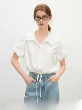 デザイン性のあるプリーツ入り半袖シャツ【Vネック・ウエスト調整可能・フラウンススリーブ】