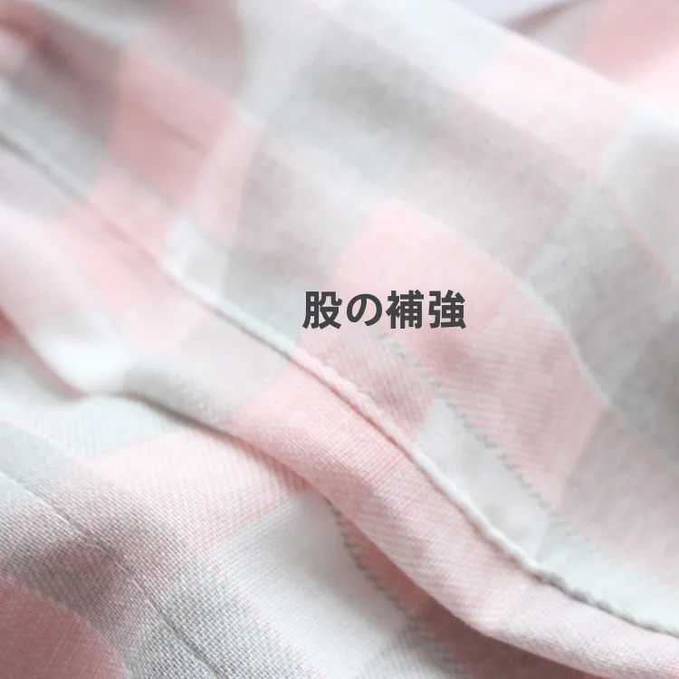 「Tシャツズボンに入れる」のは本当に可能？チェック柄ロングパンツで解決する着こなしの悩み