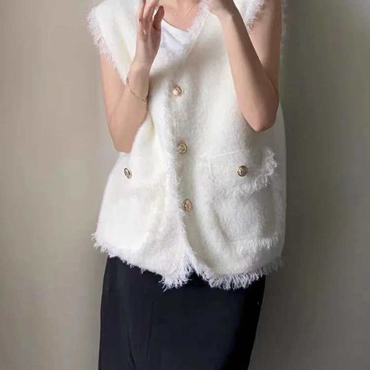 大人可愛い服 50代コーデの完全ガイド｜シンプルさと質感のバランス