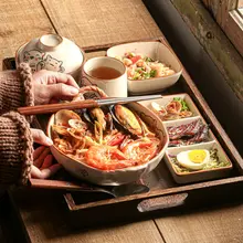 陶器製一人用食器セット【和風・箸付き・美しい仕切り皿・ギフトに最適】（セットアップ対応）