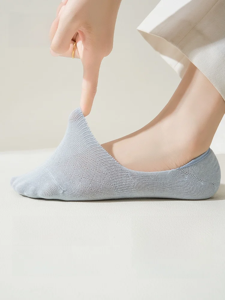 足が蒸れて臭いの悩み、どうやって解決する？