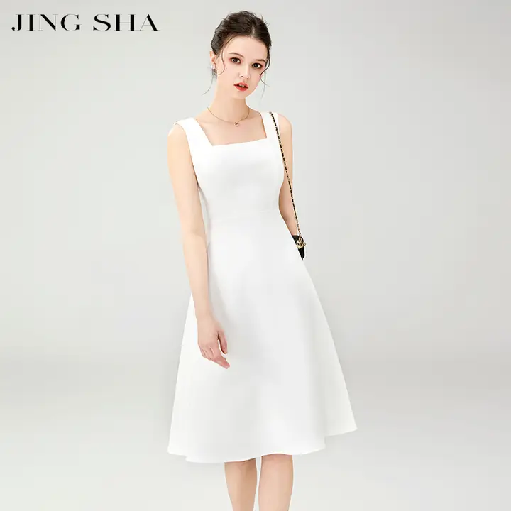 白色のノースリーブドレス【軽やかなデザイン・オフショルダー・ファッション】