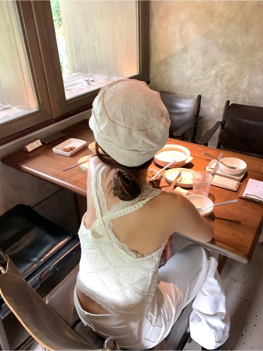 ショートブローに合う、日常の一枚として使えるキャスケット帽は？