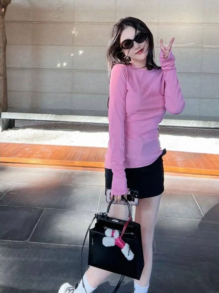 20代後半の女性が今、選ぶべき通勤スタイルは？薄手のUVカット長袖Tシャツが解決するリアルな 悩み