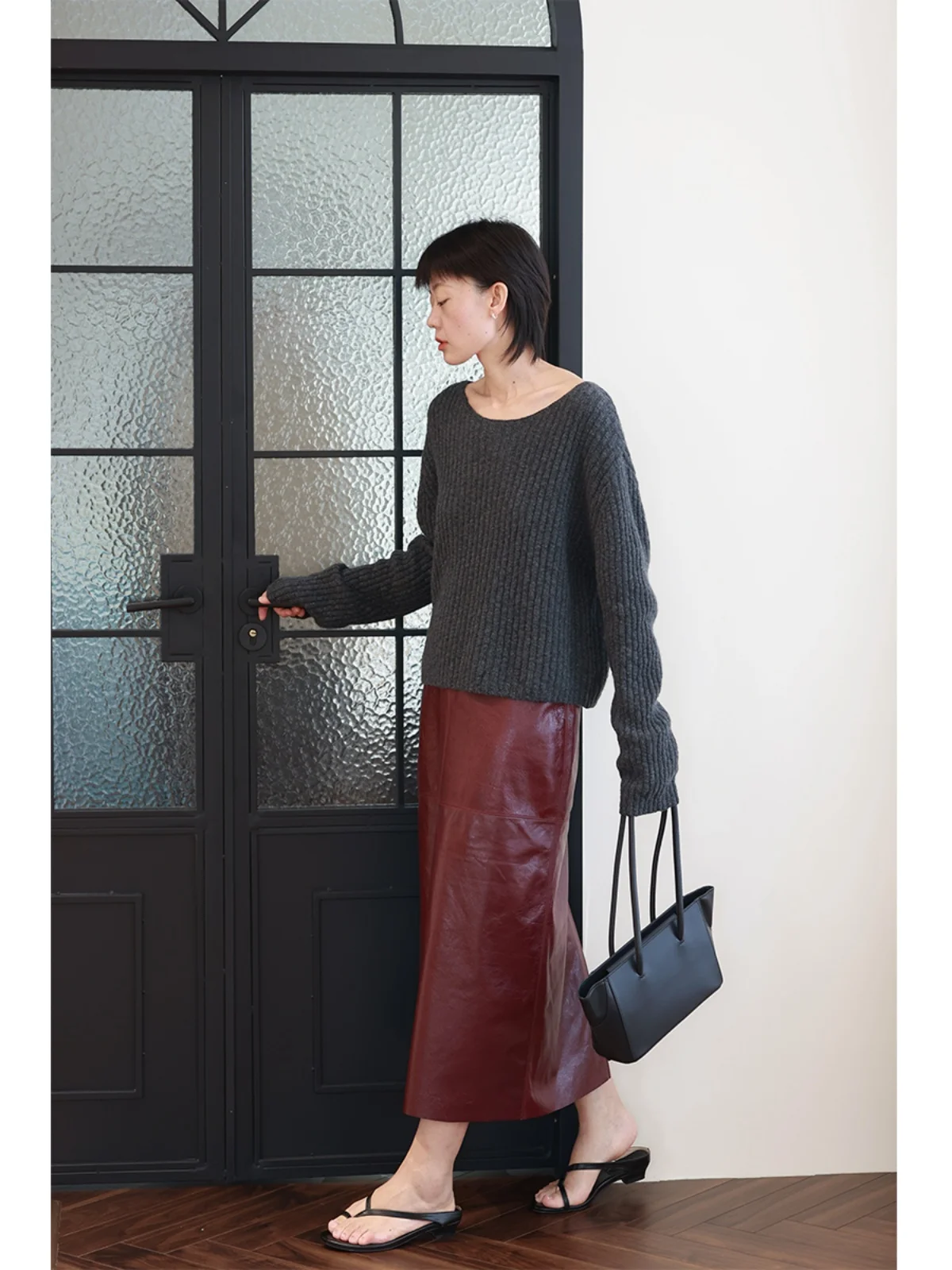 大人可愛い服 50代コーデ | 全羊毛ニットで実現する心の温もり スタイル