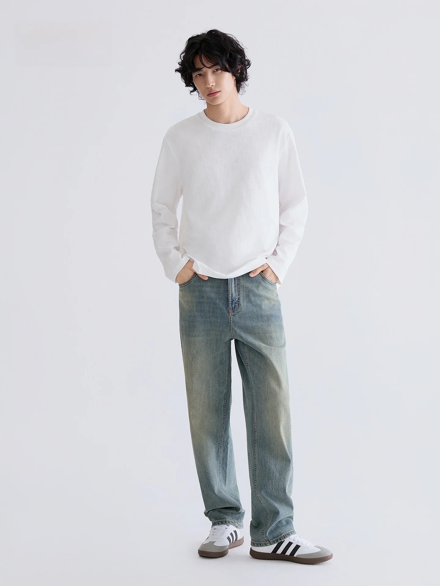 20代の社会人男性がオフィスカジュアルに悩むとき、どうやって着こなすの？