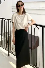 シンプルデザインの短袖Tシャツ【広めのラウンドネック・ゆったりシルエット・女性用】
