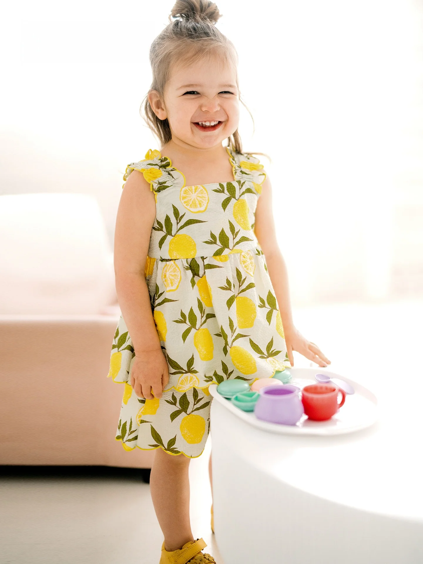 女の子 赤ちゃん 服 どう選ぶ？フリルと植物の夢が詰まった1枚が答えになる