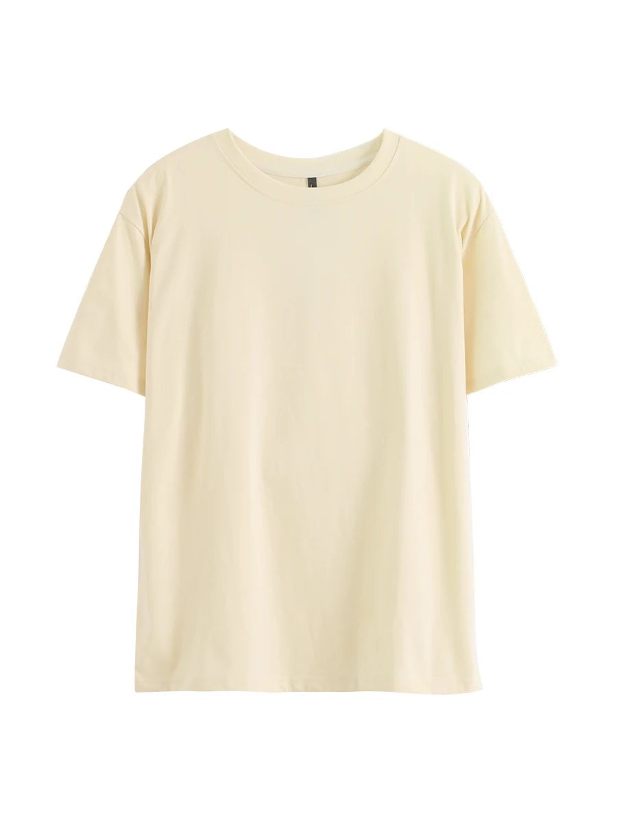 ブラの上に着るTシャツの選び方：できる快適なコットンTシャツの実用性とシーン別ガイド
