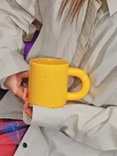 触れることのできる文字デザインの陶器マグカップ【オリジナルデザイン・朝食用・浮彫シリーズ】