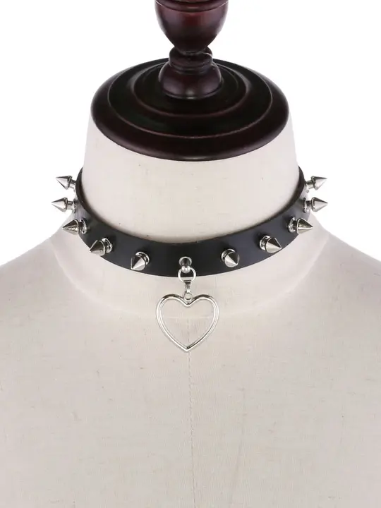 スタッズ付きチョーカー【ハートデザイン・PUレザー・ファッションアクセサリー】