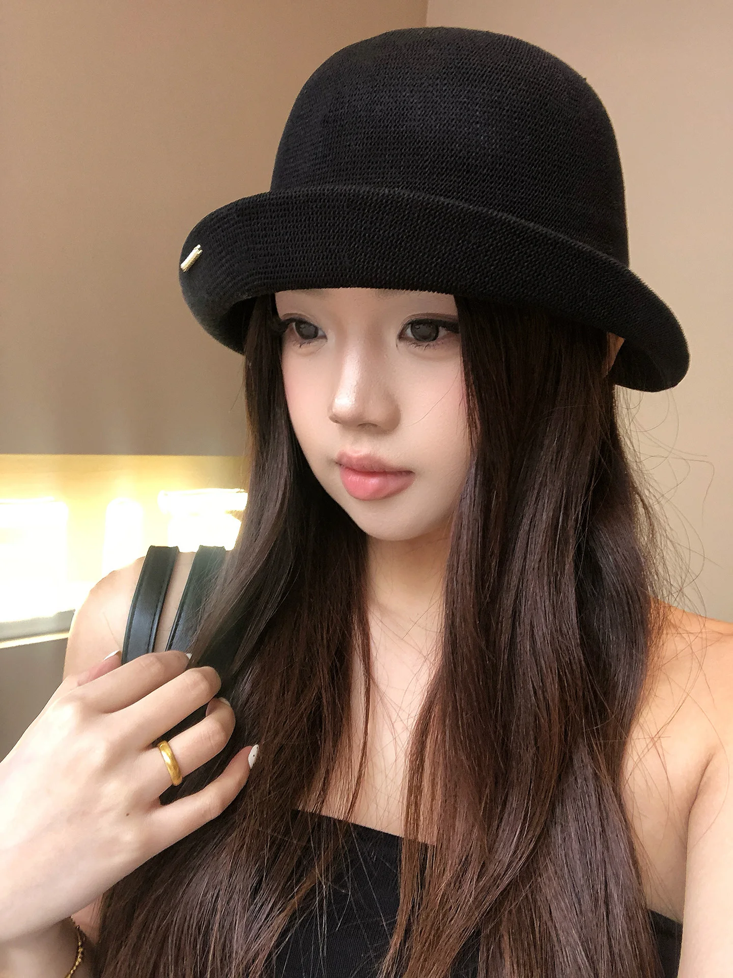 小顔に見える帽子を選ぶには？実は「通気性」と「デザイン」が鍵！