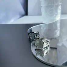 不規則なデザインの仮水晶の高級感リング【ユニセックス・シンプル・カップル向け】