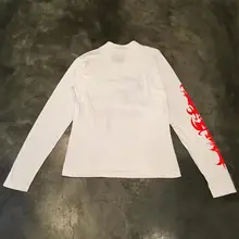 個性的なデザインの長袖Tシャツ【男女兼用・フレームプリント・秋用】