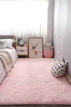 ふわふわピンクラグ【ベッドサイド・かわいいデザイン・寝室用】