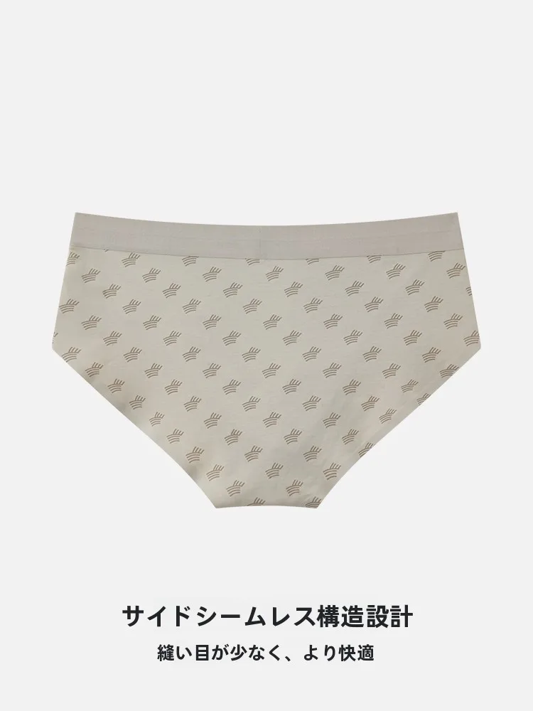 極上の柔らかさを実現するコットンボクサーパンツ：抗菌・通気性・無打孔デザインの実用性解析