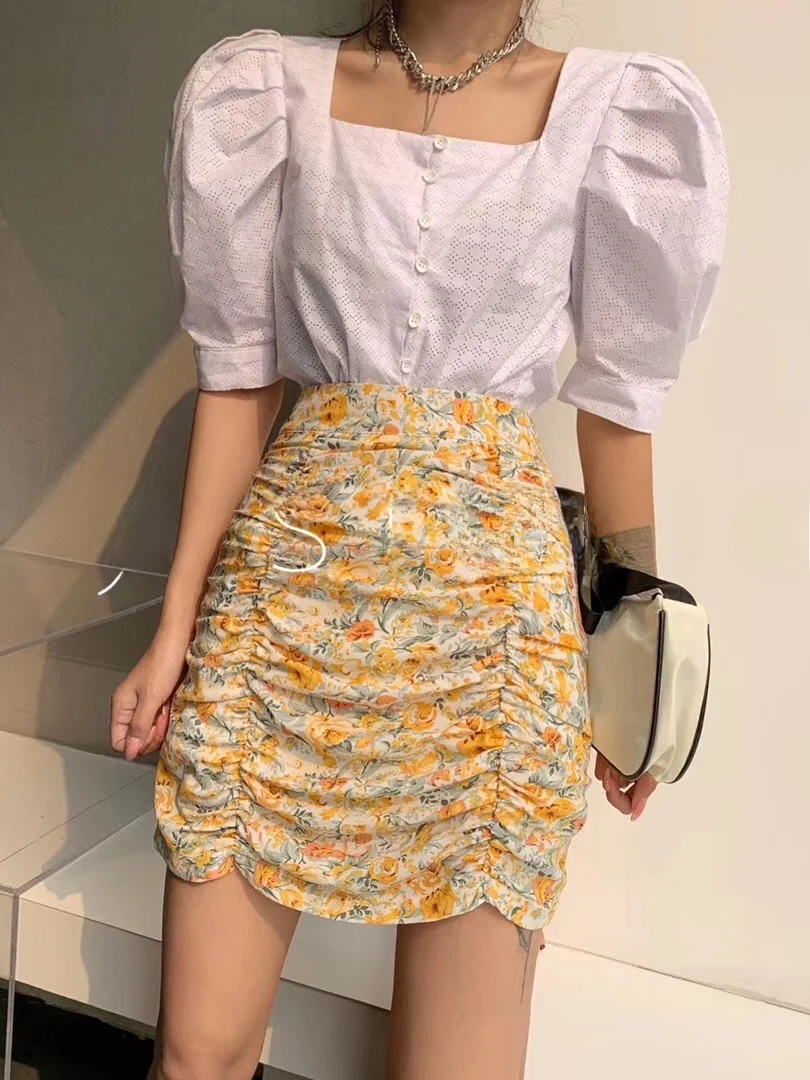 10月服の季節的特徴とレトロなプリーツデザインスカートの最適な活用法