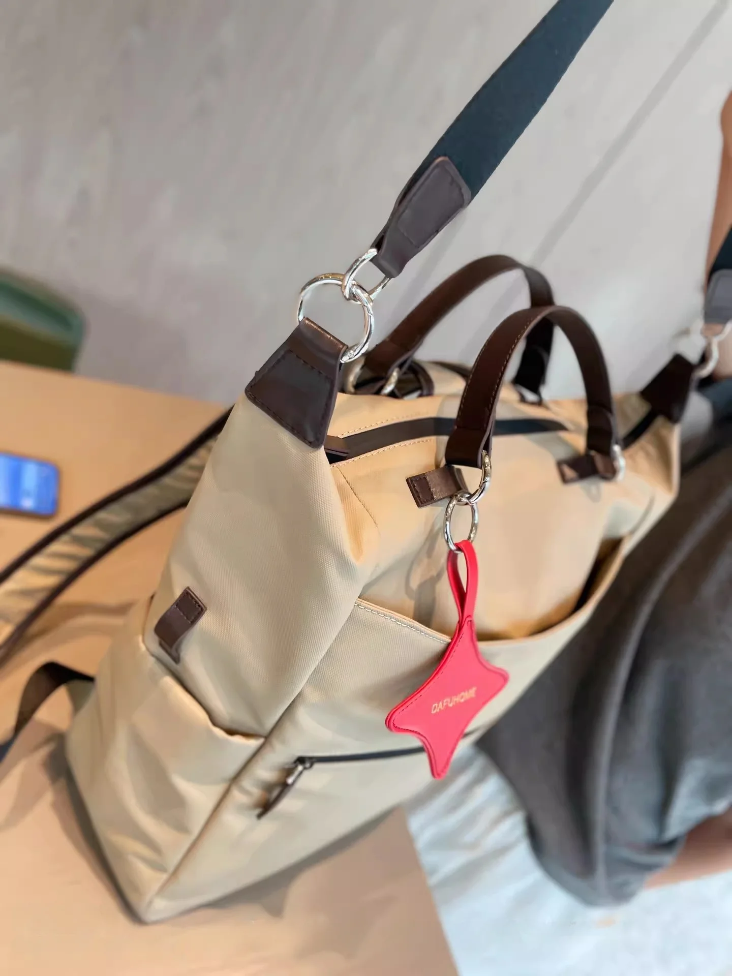 ノートパソコンが入るリュック おしゃれで軽いものってどう選ぶ？